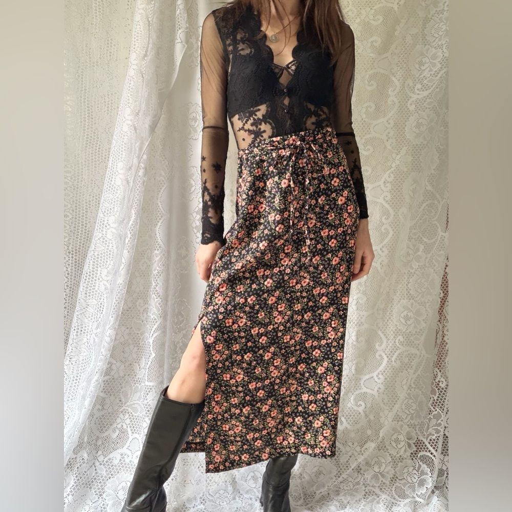 Vintage Kathie Lee Collection Black Floral Midi Skirt Cottagecore